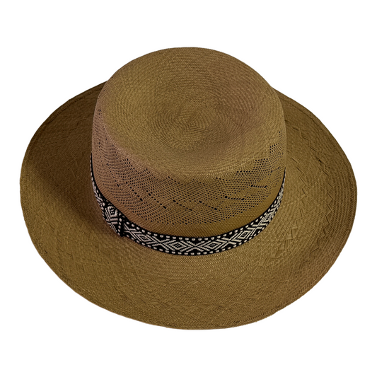 Sombrero artesanal de paja toquilla tejido fino